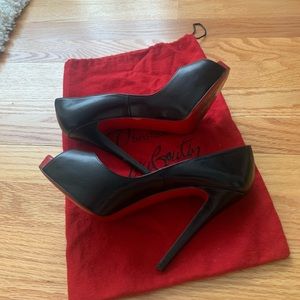 Christian Louboutin black peep toe pump!!